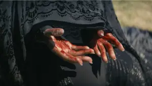 Задник к фильму "Женщина во дворе" #612760