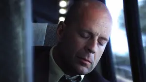 Задник к фильму "Неуязвимый" #237257