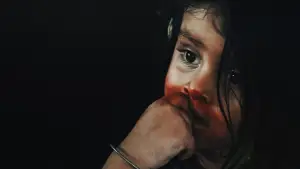 Задник к фильму "Pihu" #872000