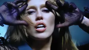 Задник к фильму "Майли Сайрус: Нечто красивое" #713917