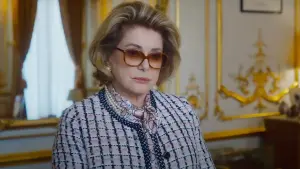 Задник к фильму "Бернадетт" #372599