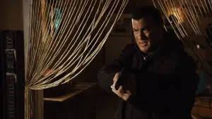 Видео к фильму Опасный человек | 2021 Trailer