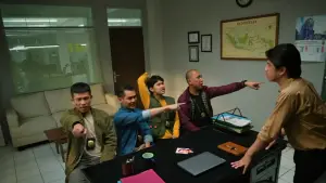 Задник к фильму "Agak Laen: Menyala Pantiku!" #531879