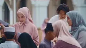 Задник к фильму "La Tahzan: Cinta, Dosa, Luka..." #672803