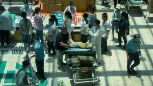 Задник к фильму "Эпицентр бури" #413914