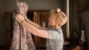 Задник к фильму "Миссис Харрис едет в Париж" #376020