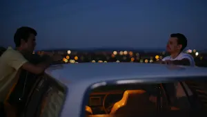 Задник к фильму "Достаточно взрослый" #385770