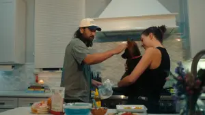 Задник к фильму "Noah Kahan: Out of Body" #773578