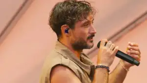 Задник к фильму "Jérémy Frerot au F
