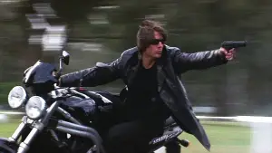 Задник к фильму "Миссия невыполнима 2" #638519