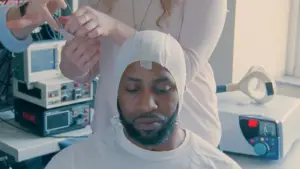 Задник к фильму "And If the Body" #781305