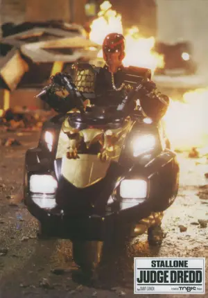 Постер к фильму "Судья Дредд" #682141
