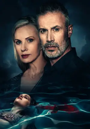 Постер к фильму "Девушка в бассейне" #705547