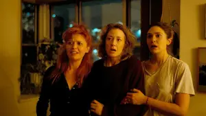 Задник к фильму "Его три дочери" #641338