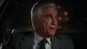 Задник к фильму "Голый пистолет: Из полицейских архивов" #637898