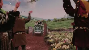 Задник к фильму "Заколдованная Элла" #693389