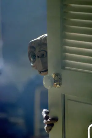 Постер к фильму "Инопланетянин" #488231