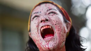 Задник к фильму "Зомби одним планом!" #203799