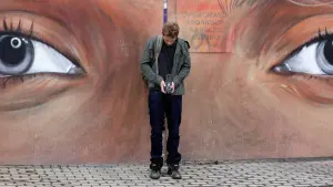 Задник к фильму "Последние в мире" #450802