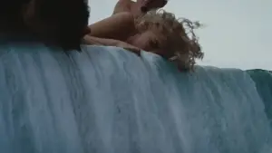 Задник к фильму "Блондинка" #696881