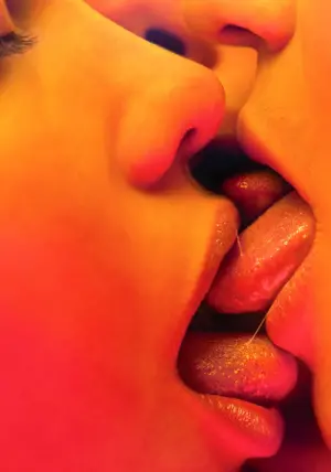 Постер к фильму "Любовь" #440384