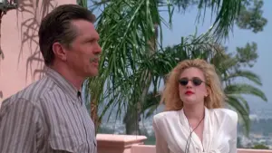 Видео к фильму Ядовитый плющ | Official Trailer