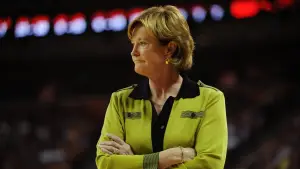 Задник к фильму "Breaking Glass: The Pat Summitt Story" #772048