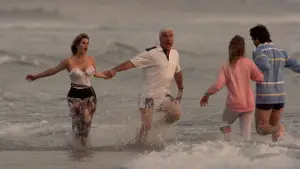 Задник к фильму "Голый пистолет: Из полицейских архивов" #637873