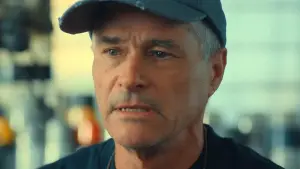 Задник к фильму "Полный провал: пассажир воздушного шарика" #675747