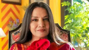 Задник к фильму "Рокки и Рани. История любви" #380614