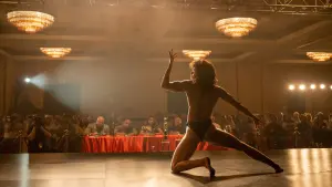 Задник к фильму "Любовь истекает кровью" #415507