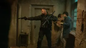 Задник к фильму "Тайлер Рейк: Операция по спасению 2" #169656