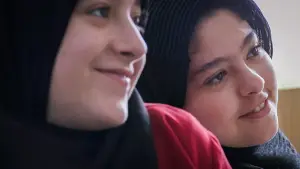 Задник к фильму "سه خواهر" #776876