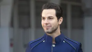 Задник к фильму "Тайное общество младших монарших особ" #269201