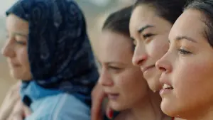 Задник к фильму "Лапочка" #491276