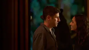 Задник к фильму "Безымянная романтическая история о вторжении в дом" #533885