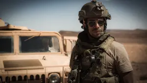 Задник к фильму "Спаситель" #334325