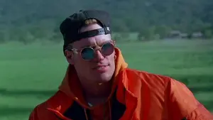 Задник к фильму "Холодный как лед" #381535