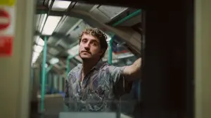 Задник к фильму "Мы все чужие" #189625