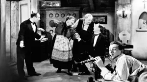 Задник к фильму "Леди исчезает" #213749