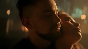 Задник к фильму "Непослушная" #373659