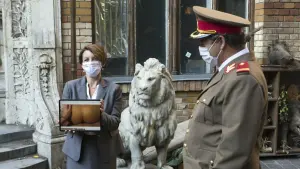 Задник к фильму "Безумное кино для взрослых" #378876