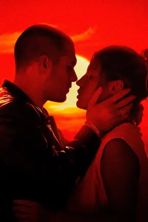 Постер к фильму "Разбитые сердца" #600878