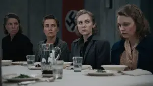 Задник к фильму "Дегустаторши" #607570