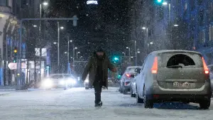 Задник к фильму "Микаэла" #617642