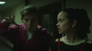 Задник к фильму "Улица Страха. 1 часть: 1994" #671362