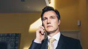 Задник к фильму "Этажом ниже" #352699