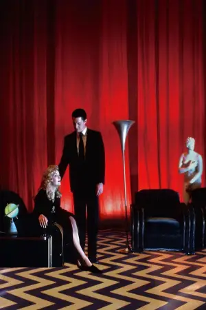 Постер к фильму "Твин Пикс: Сквозь огонь" #643397