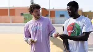 Задник к фильму "Белые люди не умеют прыгать" #333921