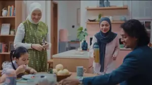 Задник к фильму "La Tahzan: Cinta, Dosa, Luka..." #672839